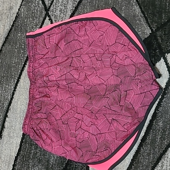 NIKE DRI-FIT MESH LINED EMBROIDERED SWOOSH LOGO ATHLETIC SHORTS - Picture 9 of 11